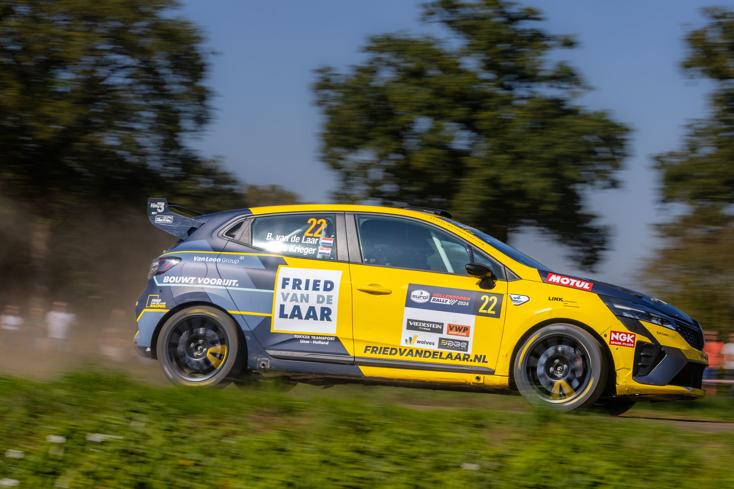 Ippen en Van de Laar winnen Motul Clio Rally Trophy
