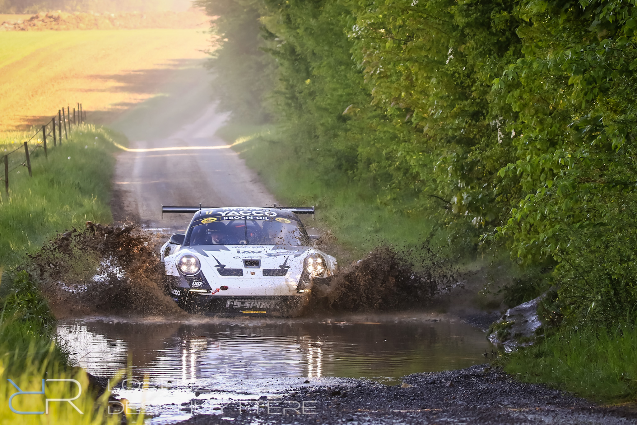 De Porsche 992 Rally GT maakt een debuut door de grote poort in België ...